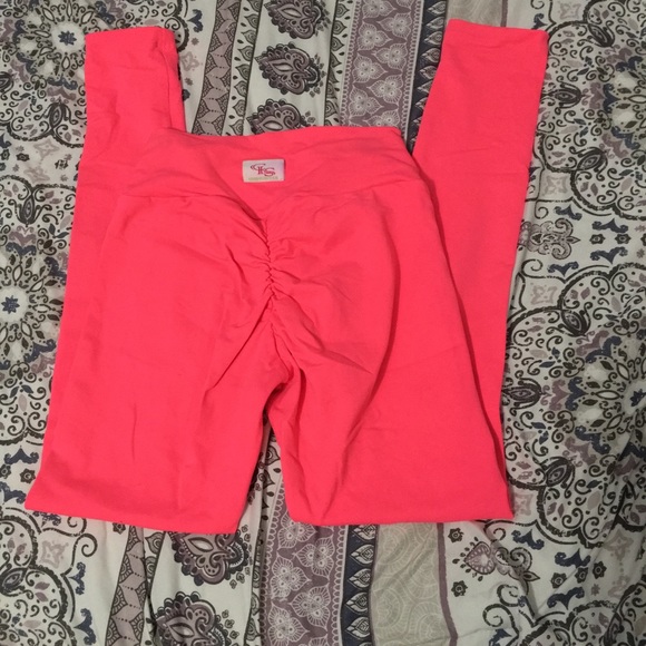 Pants - CLS Sportswear scrunch booty leggings